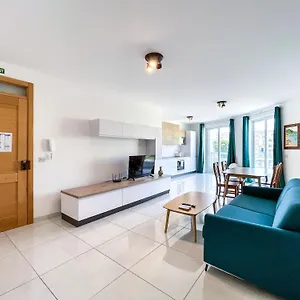  Hotel apartamentowy - Emmnic Court